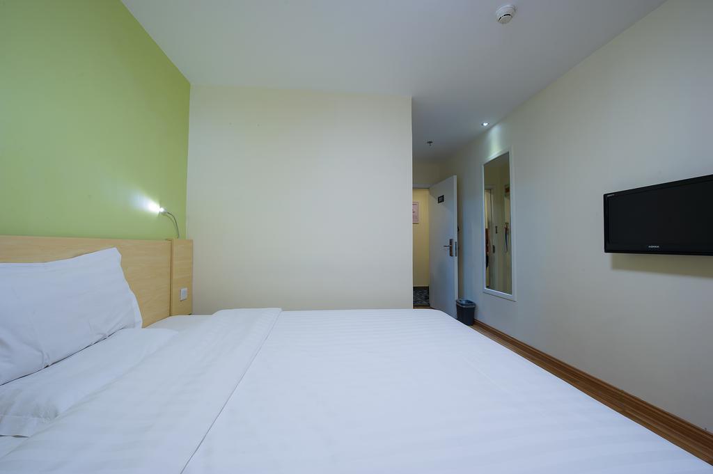 7Days Inn Beijing Railway Station Guangqu Gate Metro Station 2* Beijing